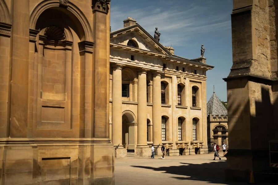 Oxford: Alumni-Led Walking Tour w/New College Entry Option - Balliol, Trinity, and the shape of college life