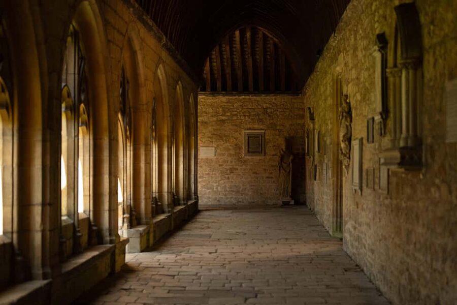 Oxford: Harry Potter Film Tour Led by University Alumni - What this Oxford film tour really offers