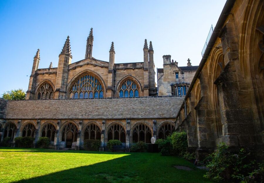Oxford: Harry Potter Walking Tour Including New College - Why Oxford makes such a good Hogwarts