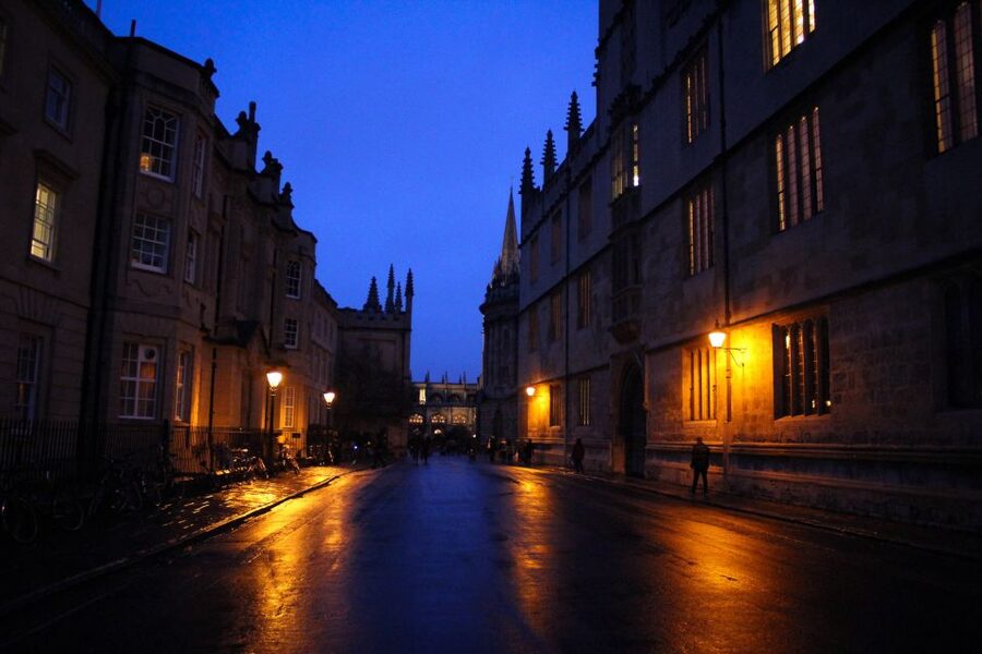 Oxford Official Ghost Tour - How it compares with a standard Oxford walking tour