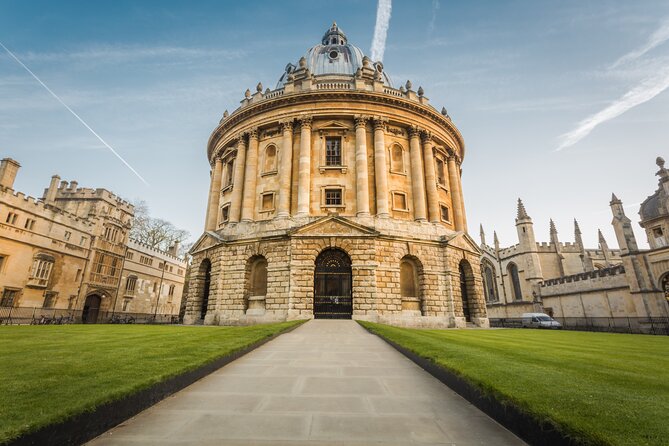 Oxford Official University & City Tour - The Bodleian Library from the outside