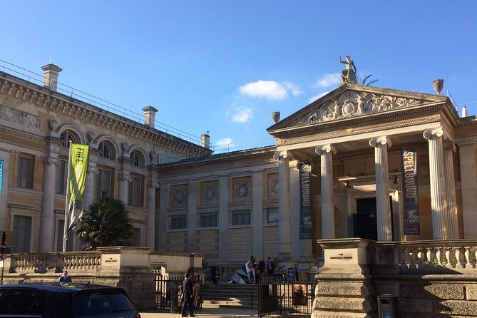 Oxford Official University & City Tour - Martyrs’ Memorial and Oxford’s difficult past