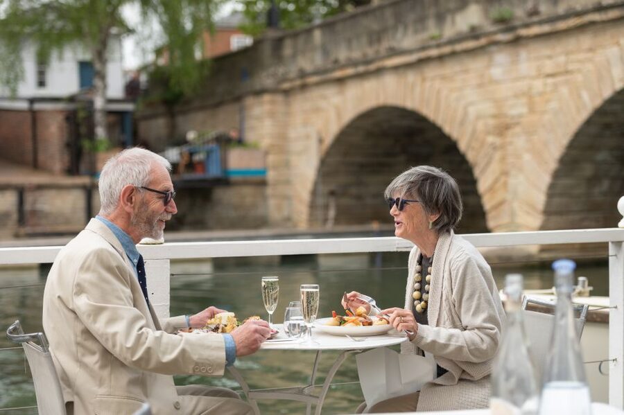 Oxford: River Cruise with 3-Course Meal - Who should book this Oxford experience?