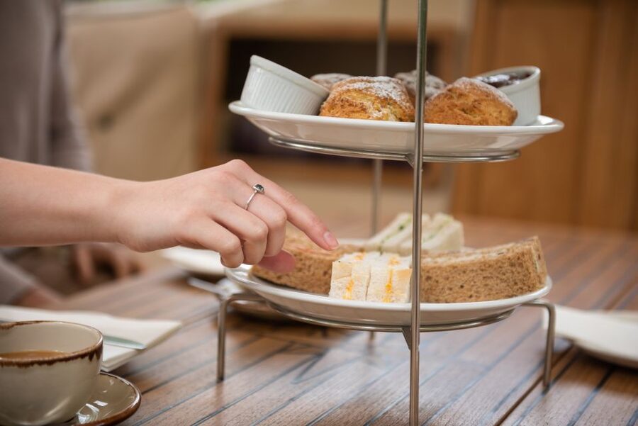 Oxford: Sightseeing River Cruise with Afternoon Tea - Starting at Folly Bridge