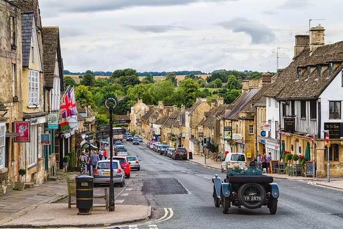 Oxford, Stratford, Cotswolds & Warwick Castle Tour from London - Oxford offers the best guided walk