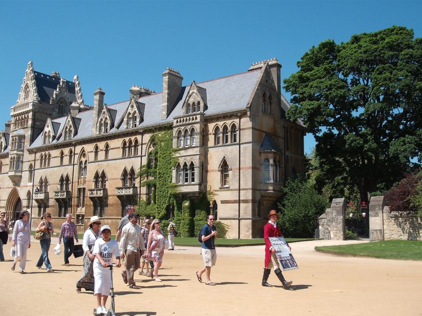 Oxford University: Guided Small Group Walking Tour - The college interiors and the Divinity School