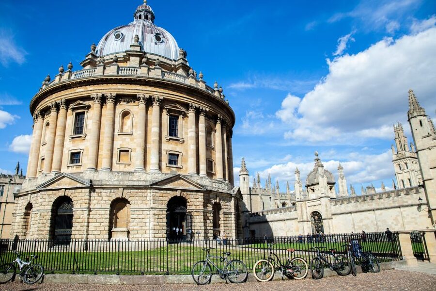 Oxford: University Walking Tour with Christ Church Visit - Lawns, tortoises, and college rivalries