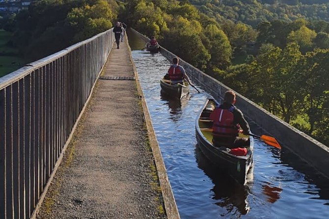 Pontcysyllte Aqueduct Canoe Tours in Llangollen - The canal route and its quiet pleasures