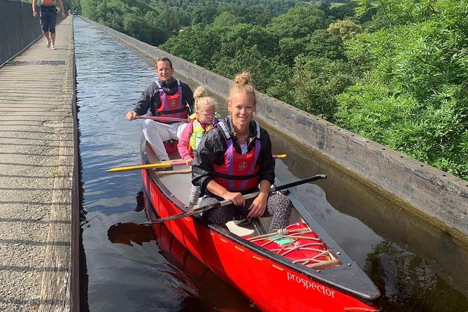Pontcysyllte Aqueduct Canoe Tours in Llangollen - The guides make the difference