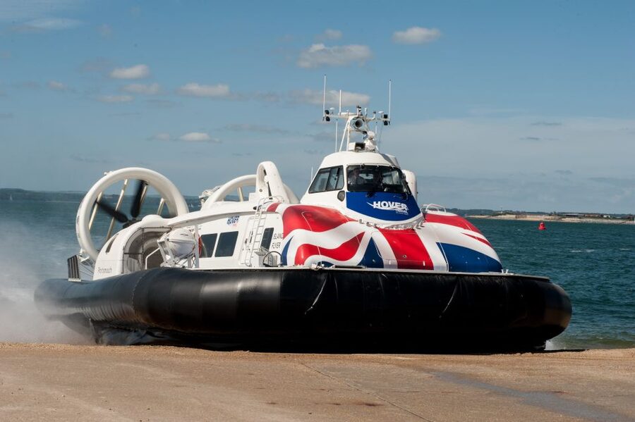 Portsmouth: Hovercraft Flight to the Isle of Wight - What the hovercraft ride feels like