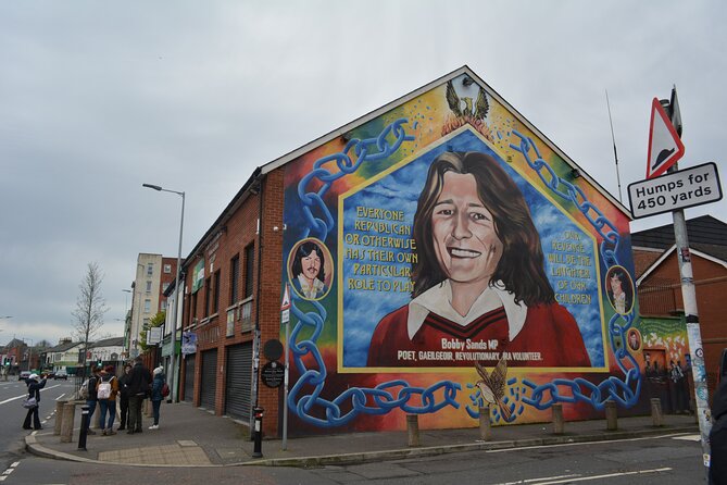 Private 1 Hour Belfast Taxi cab Tour - Falls Road and Bobby Sands’ mural