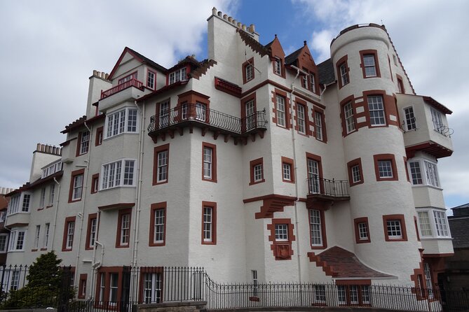 Private 4 Hour Tour of Edinburgh in a Spacious 6-seater Mercedes - What the guides add to the experience