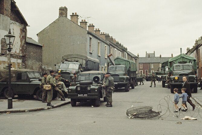 Private Belfast Troubles Cab Tour Adventure 2hrs Personal Guide - Shankill Road and the Loyalist viewpoint