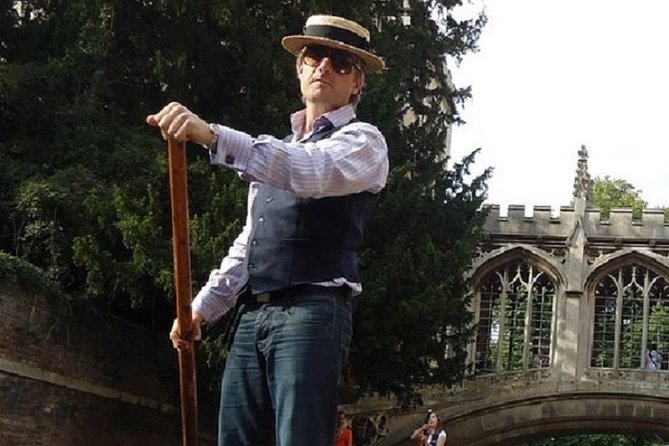Private Cambridge Punting Tour - The Mathematical Bridge at Queens College