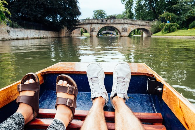 Private | Cambridge Walk & Punt Tour by Alumni™ & King's Chapel - Corpus Christi and Queens’ College