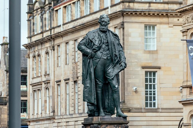 Private City Kickstart Tour: Edinburgh - Price, private value, and group size