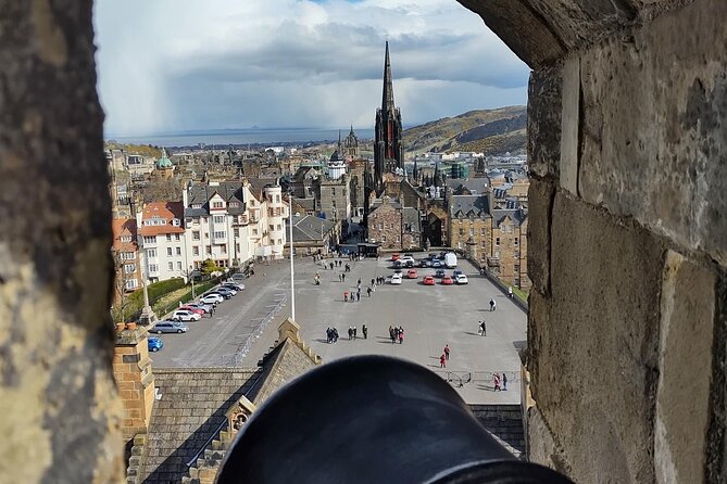 Private Edinburgh Full Day Guided Tour in a Black Cab LEVC TX - Calton Hill and the best city views