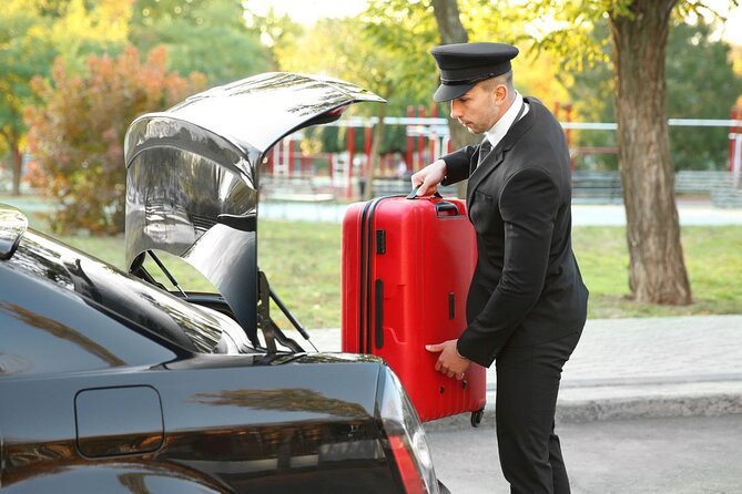 Private One way Transfer Edinburgh Airport to Edinburgh - Flight tracking and the 45-minute waiting window