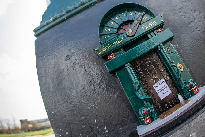 Private Self-Guided Dinky Door Hunt in Cambridge - Start near Trinity Street and All Saints Garden