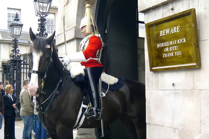 Private Tour: Black Taxi Tour of London - Trafalgar Square connects the old city to the modern one