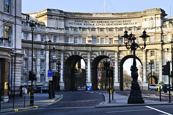 Private Tour: Black Taxi Tour of London - Tower Bridge and the Tower of London are possible extras