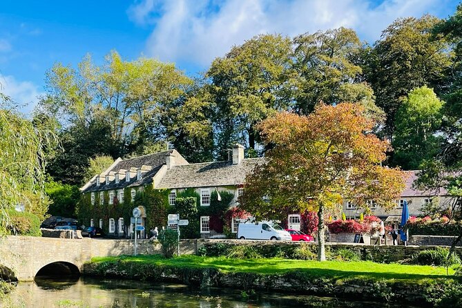 Private tour of the stunning Cotswolds with an expert local guide - Bourton-on-the-Water and the River Windrush