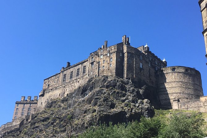 Private Walk: Edinburgh Old Town and New Town - Starting in Edinburgh’s medieval Old Town