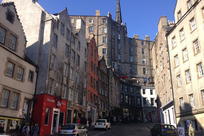 Private Walk: Edinburgh Old Town and New Town - What makes Gerry’s guiding style useful