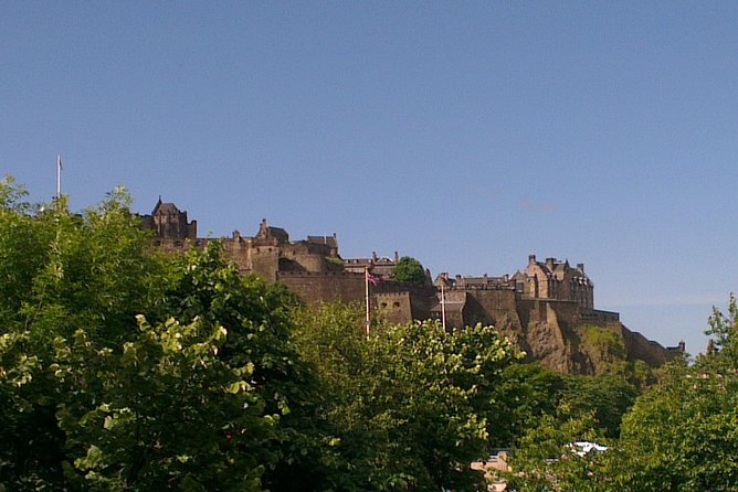 Private Walk: Edinburgh Old Town and New Town - Why a private group can be worth the price