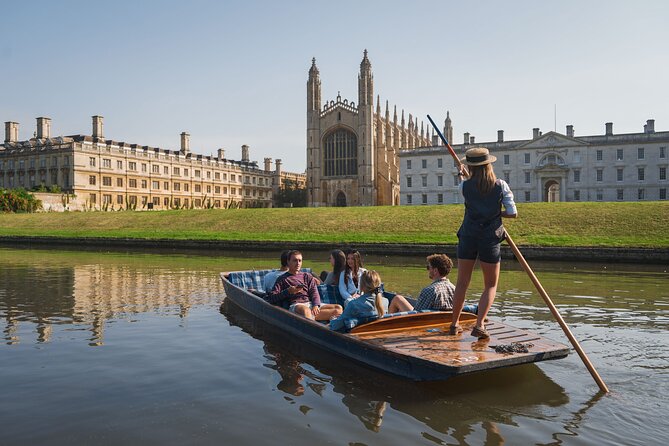 Punting Tour in Cambridge - What a Shared Punt Ride Feels Like