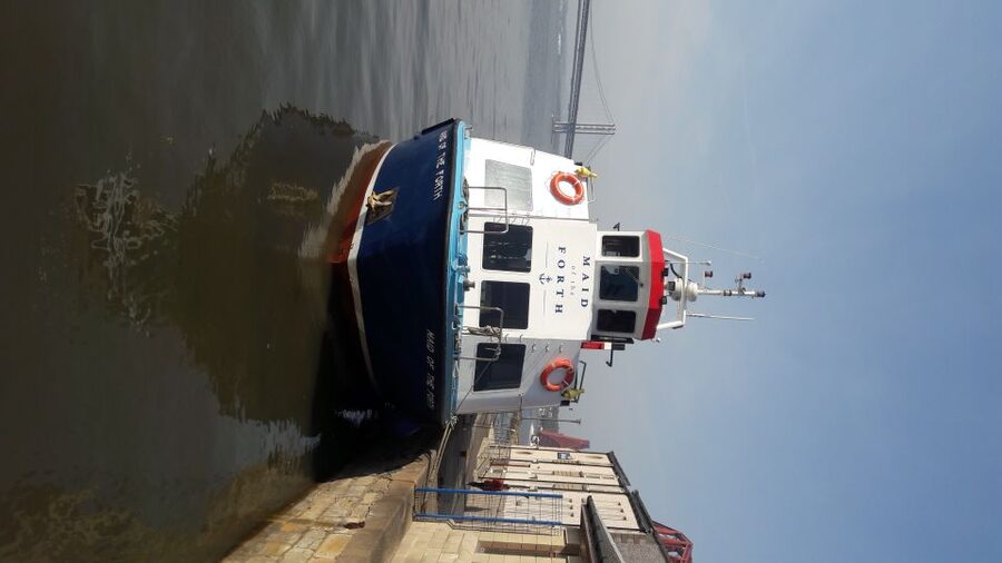 Queensferry: Maid of the Forth 1.5-Hour Sightseeing Cruise - Inchgarvie Island and the open Firth of Forth