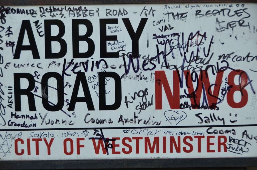 Rock ‘n Roll London Tour By London Taxi - Former Homes of Hendrix, Mercury, McCartney, and Jagger