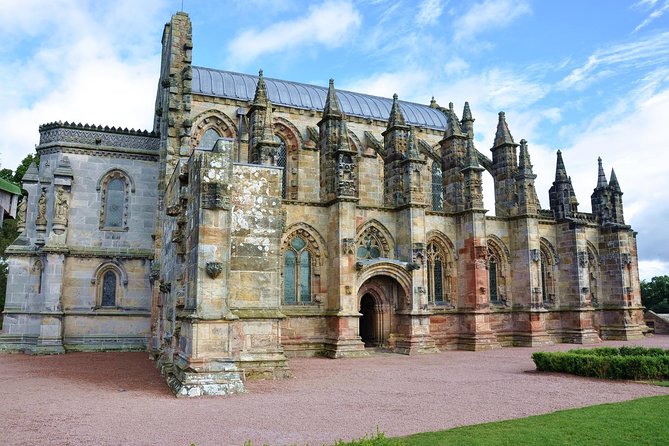 Rosslyn Chapel and Scottish Borders Small-Group Day Tour from Edinburgh - Why Rosslyn Chapel is the main event