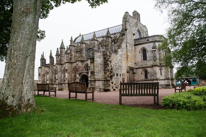 Rosslyn Chapel, Dunfermline Abbey and Stirling Castle Day Tour - Stirling Castle and Scotland’s royal stage