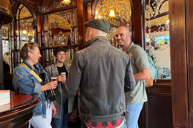 Royal Historic Pubs Walking Guided Tour in London - History, humor, and the local pub scene
