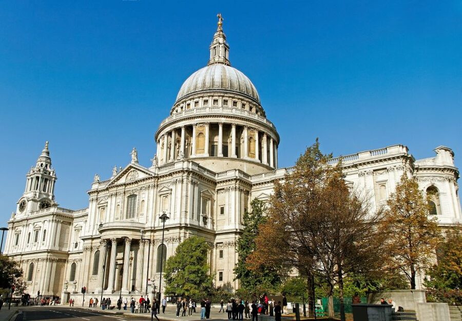 Royal London Tour incl Buckingham Palace & Changing of Guard - The palace gardens provide a calmer finish