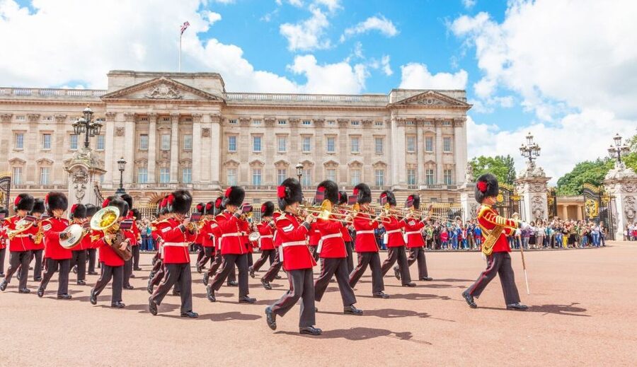 Royal London Tour incl Buckingham Palace & Changing of Guard - What the best day on this tour looks like
