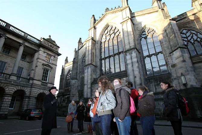 Royal Mile and Edinburgh Castle - Small Group Walking Tour - Why the Royal Mile works best on foot
