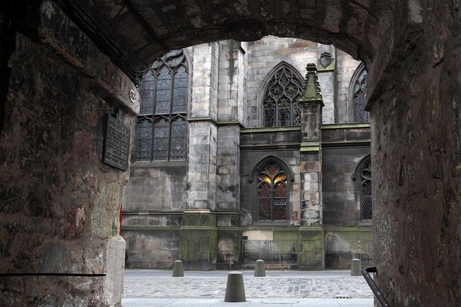 Royal Mile and Edinburgh Castle - Small Group Walking Tour - Price, timing, and what the $70.39 buys you