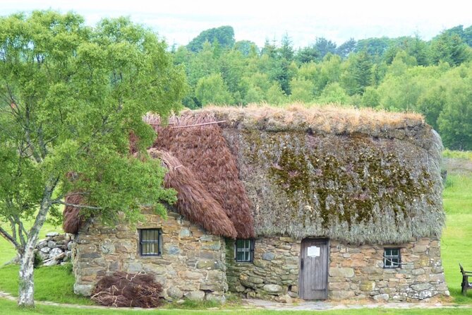 Secret Loch Ness, Inverness Castle visit, Culloden, Clava Cairns - Transport, group size, and port timing