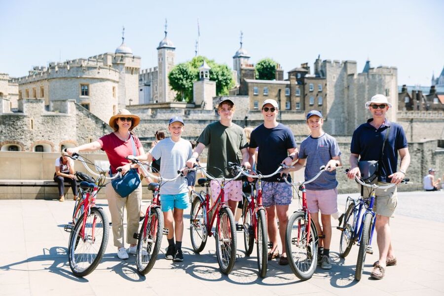 Secrets of London Bike Tour: Thames, Tower Bridge & Market - St. Paul’s, the Shard, and changing city views