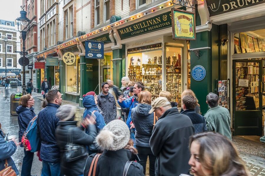 Secrets of London Walking Tour - Superstition, a hotel, and a ceremony for a king