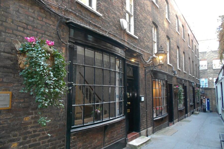 Secrets of London Walking Tour - Streets connected with Harry Potter