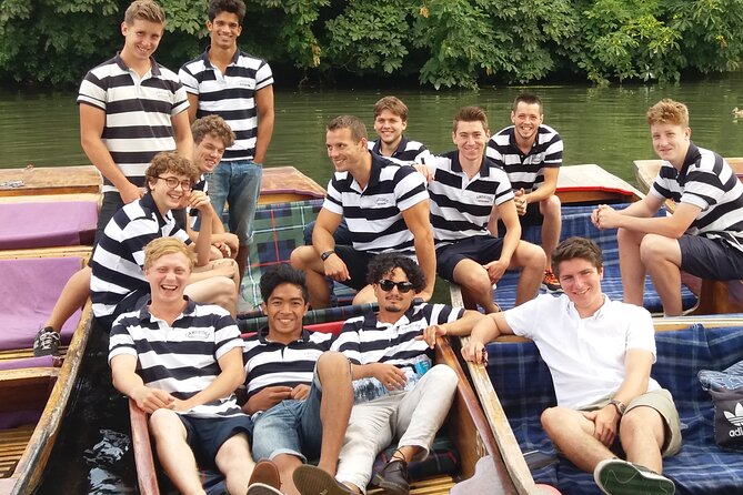 Shared Guided Punting Tour of Cambridge - College gardens, bridges, and the view from below