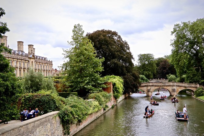 Shared Punt Tour - Cambridge - Why a punt is the right way to see Cambridge