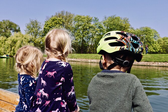 Shared Punt Tour - Cambridge - Clare Bridge and the gardens on both banks