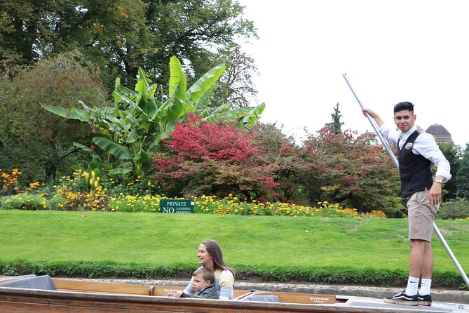 Shared Punt Tour - Cambridge - Starting at Magdalene Bridge and Quayside