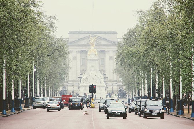 Shared Shuttle London Arrival Transfer - Airport to Hotel / Accommodation - The 60-minute wait and why it matters