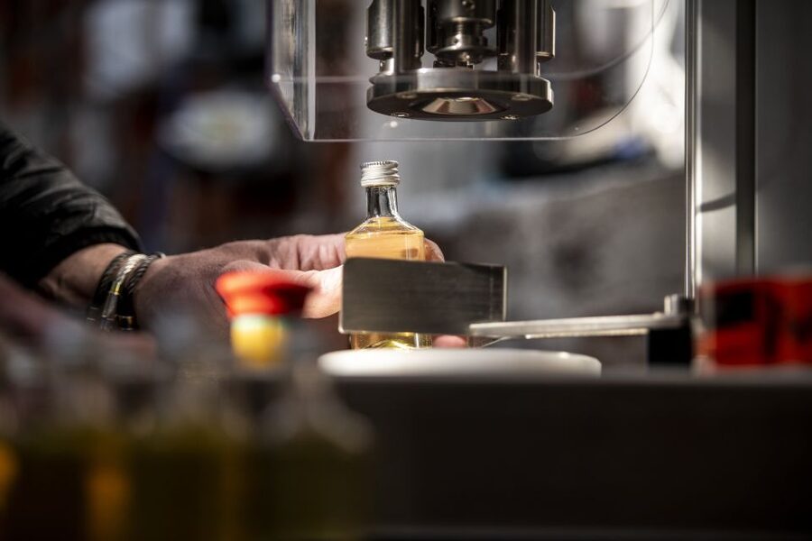 Sheffield: Gin Distillery Tasting Visit with Guided Tour - Key points to know before booking