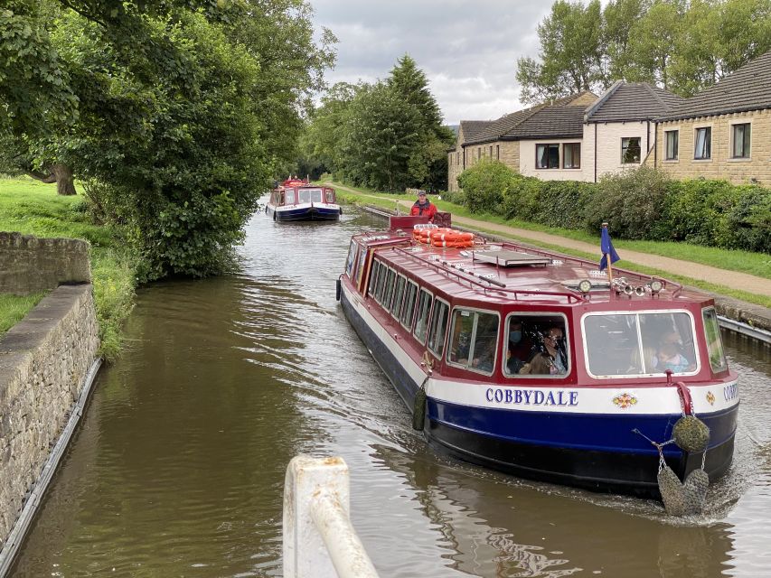 Skipton: 1-Hour Canal Cruise - Dave Spikey gives the canal a Yorkshire voice